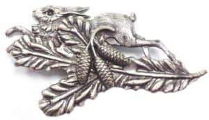 Odznak  zajac, zálomok, šišky