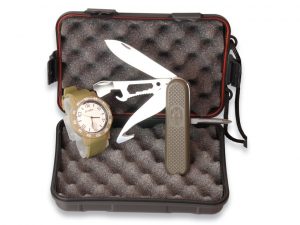 Martinez Albainox Set: Box + Coyote Watch + Multi-tool 11082. (3